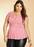 851522 Blusa Rosa com Decote V Transpassado